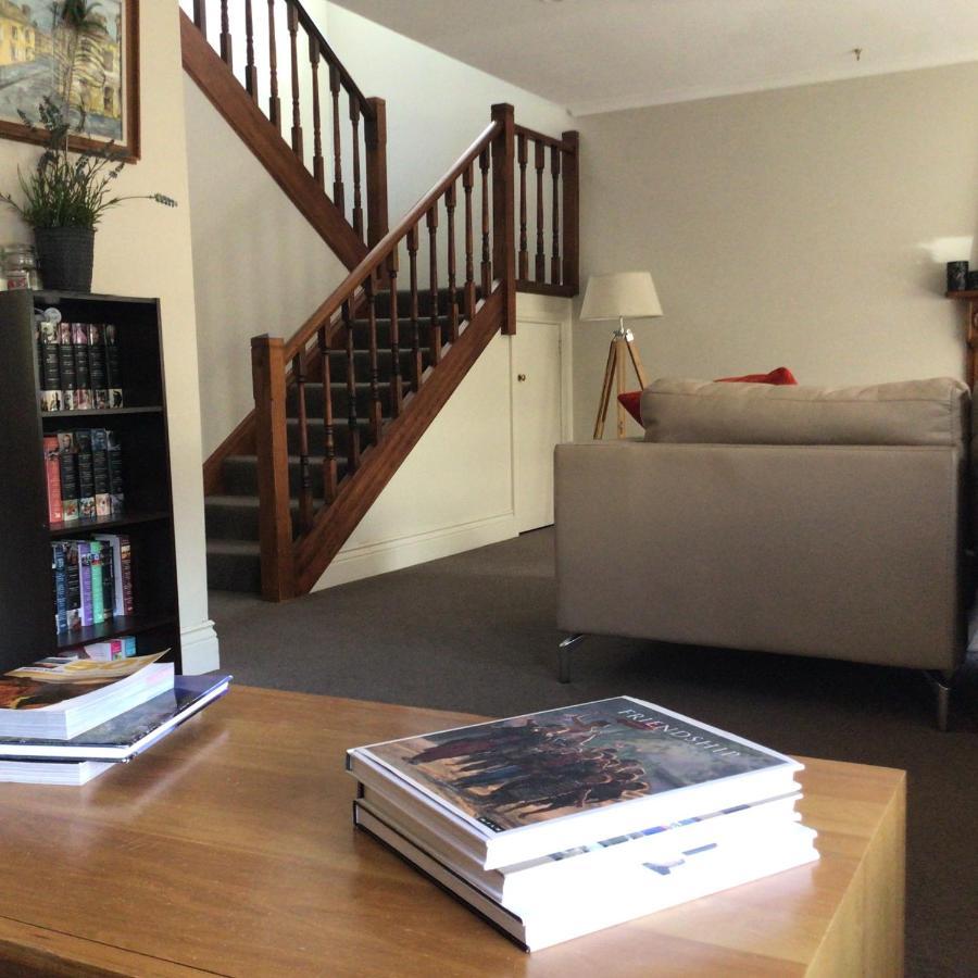 City Townhouse Walking Distance To City Launceston Buitenkant foto