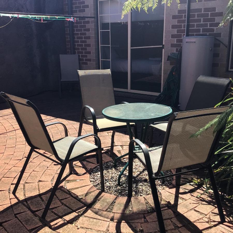 City Townhouse Walking Distance To City Launceston Buitenkant foto